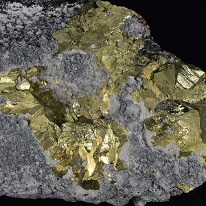 Sphalerite set on Chalcopyrite, Quartz