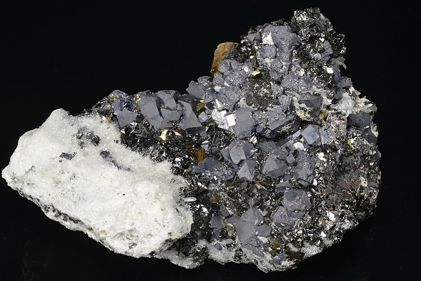 Galena, Chalcopyrite, Sphalerite, Quartz, Calcite