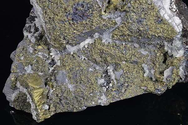 Chalcopyrite set on Galena, Quartz,Sphalerite