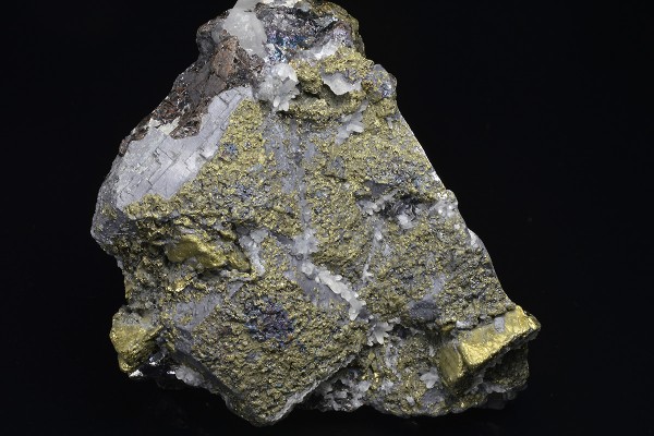 Chalcopyrite set on Galena, Quartz,Sphalerite