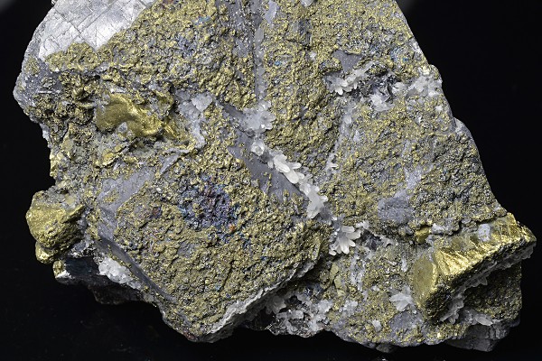 Chalcopyrite set on Galena, Quartz,Sphalerite
