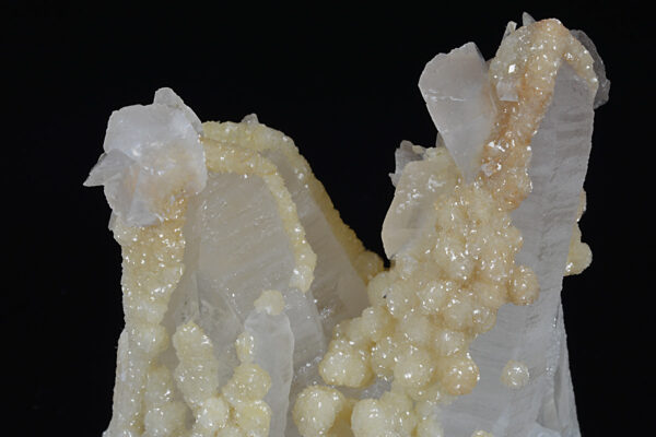 Two generations Calcite set on Quartz
