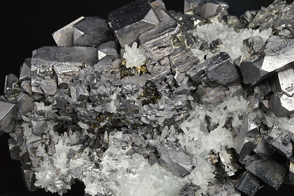 Skeletal and truncated Galena, Quartz, Sphalerite, Pyrite