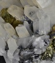 Quartz, Sphalerite, iridescent Chalcopyrite