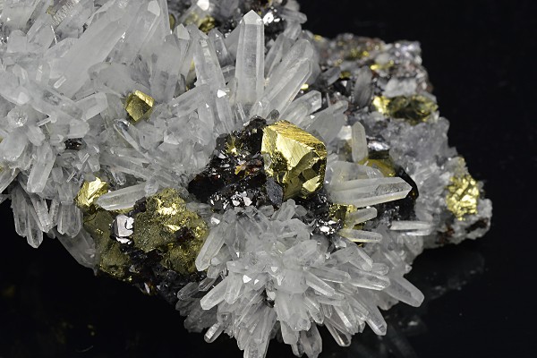 Quartz, Chalcopyrite, Sphalerite
