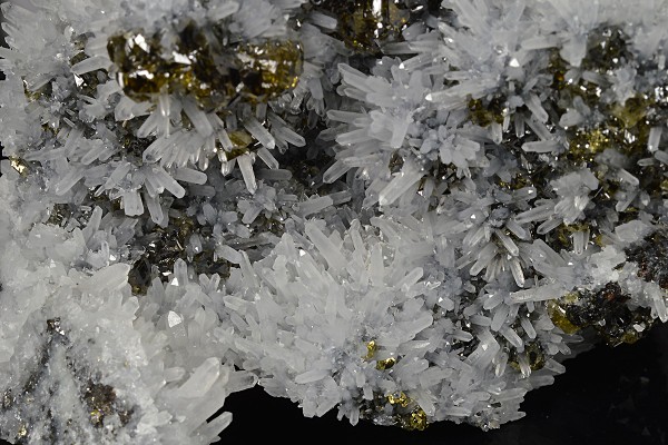 Quartz, gem Sphalerite var.Cleiophane, Pyrite