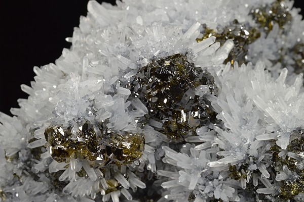 Quartz, gem Sphalerite var.Cleiophane, Pyrite