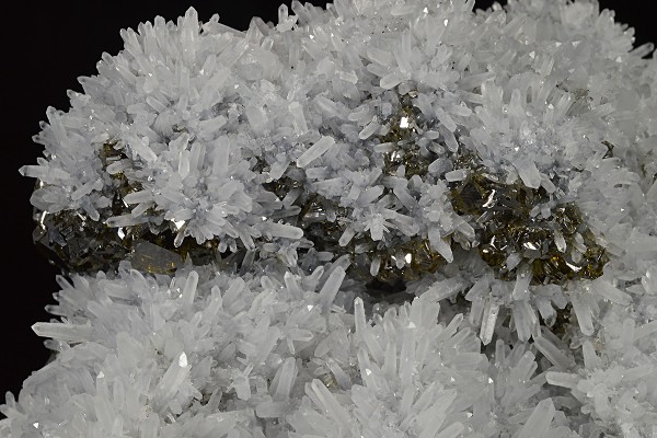 Quartz, gem Sphalerite var.Cleiophane, Pyrite