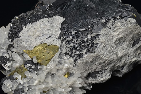 Sphalerite, Chalcopyrite, Quartz, Calcite