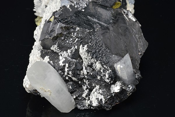 Sphalerite, Chalcopyrite, Quartz, Calcite