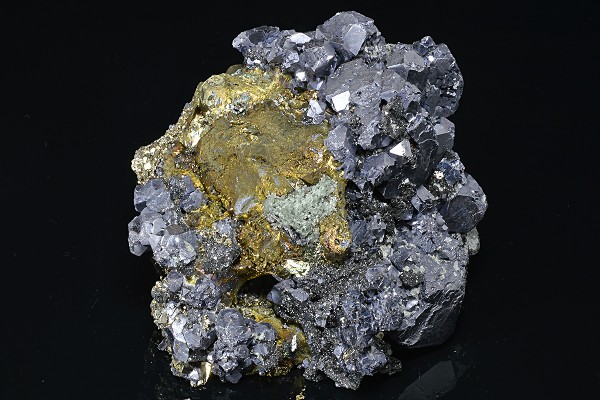 Iridescent Chalcopyrite, Galena, Pyrite, Sphalerite, Quartz