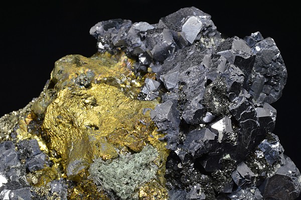 Iridescent Chalcopyrite, Galena, Pyrite, Sphalerite, Quartz