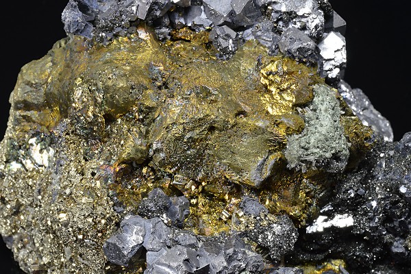Iridescent Chalcopyrite, Galena, Pyrite, Sphalerite, Quartz