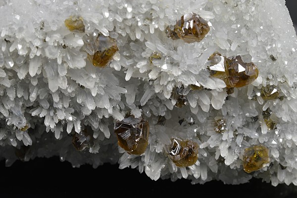 Quartz, Cleiophane, Pyrite