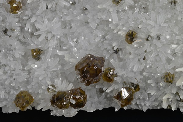 Quartz, Cleiophane, Pyrite