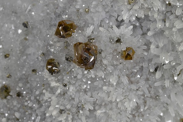 Quartz, Cleiophane, Pyrite