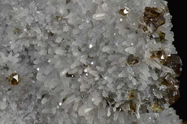Quartz, Cleiophane, Pyrite