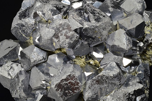Twinned and truncated Galena, Quartz, Sphalerite