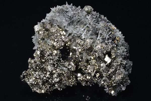 Pyrite, Quartz, Chalcopyrite, Sphalerite, Galena