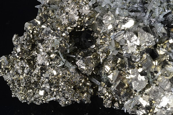 Pyrite, Quartz, Chalcopyrite, Sphalerite, Galena