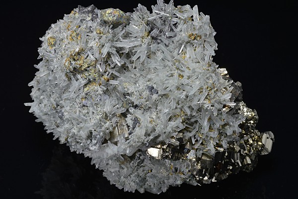 Pyrite, Quartz, Chalcopyrite, Sphalerite, Galena