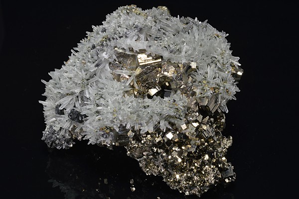 Pyrite, Quartz, Chalcopyrite, Sphalerite, Galena