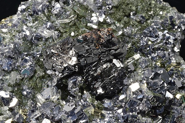 Sphalerite tetrahedron, Galena, Quartz, Pyrite