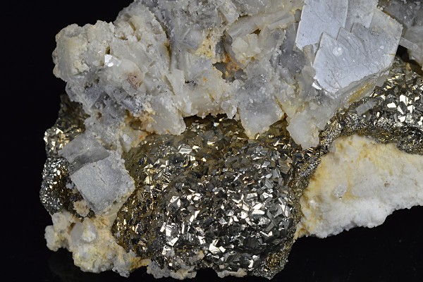 Baryte, Pyrite, Calcite