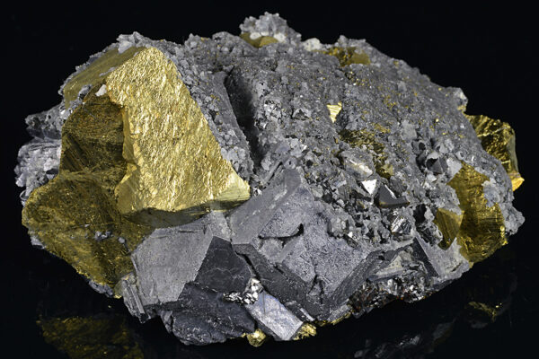 Chalcopyrite set on Galena, Sphalerite, Quartz