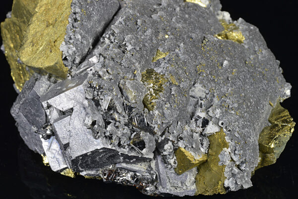 Chalcopyrite set on Galena, Sphalerite, Quartz
