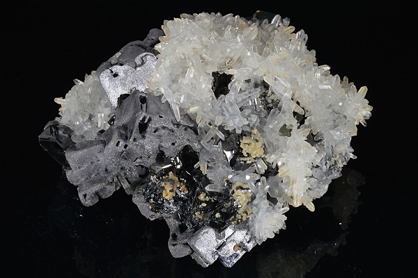 Quartz, Galena, Sphalerite, Calcite