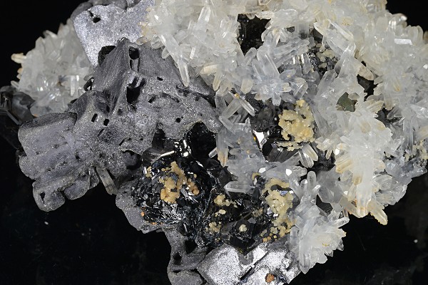 Quartz, Galena, Sphalerite, Calcite