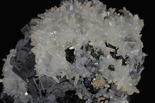 Quartz, Galena, Sphalerite, Calcite
