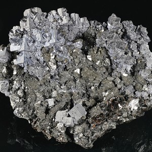 Twinned Galena, iridescent Sphalerite