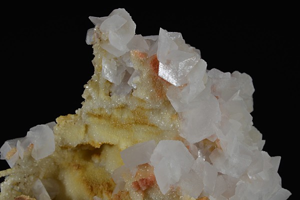Rhombohedral and pseudomorphous after Calcite