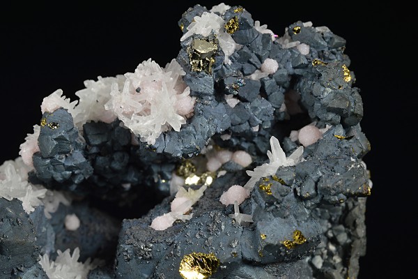 Chalcopyrite, Pyrite, Quartz, Calcite, Rhodochrosite