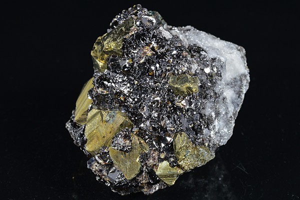 Chalcopyrite, Sphalerite, Quartz