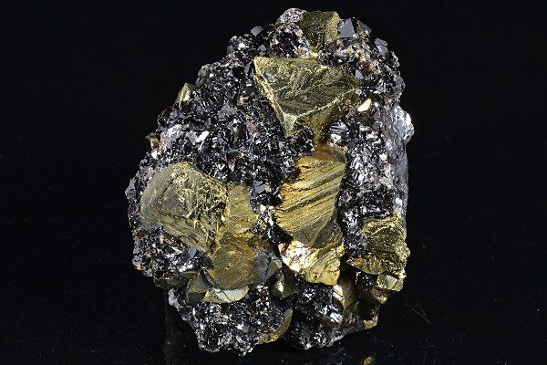 Chalcopyrite, Sphalerite, Quartz