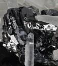 Sphalerite tetrahedron, Quartz