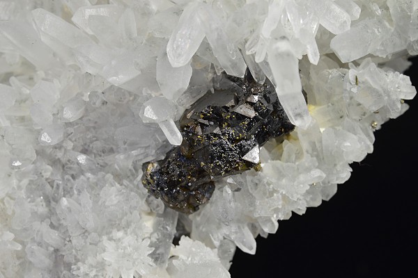 Cleiophane, Galena, Chalcopyrite, Quartz, Pyrite