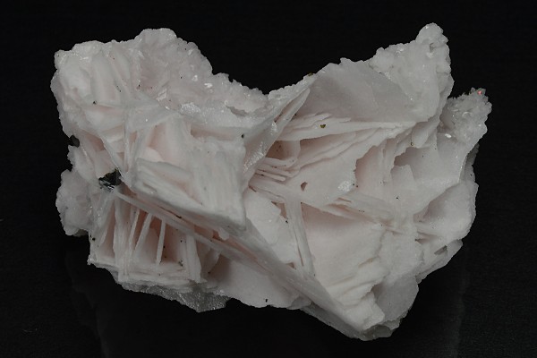 Calcite with Chalcopyrite and Sphalerite inclusions