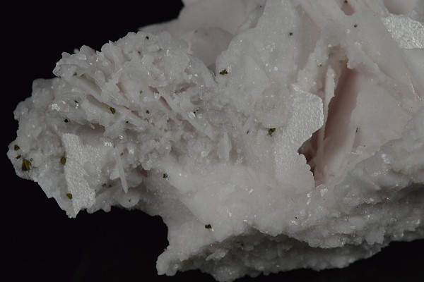 Calcite with Chalcopyrite and Sphalerite inclusions