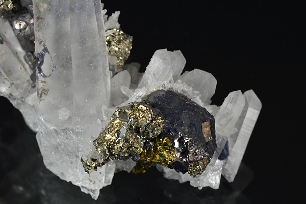 Quartz, Pyrite, Galena, Chalcopyrite