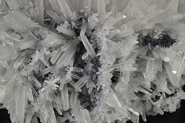 Two generations Quartz on Spinel Law Twin