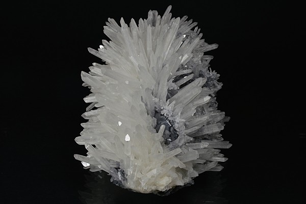 Two generations Quartz on Spinel Law Twin