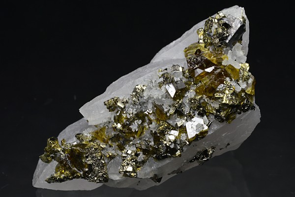 Cleiophane, Pyrite, Chalcopyrite, Galena on Quartz