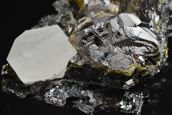 gem Sphalerite var.Cleiophane, Quartz