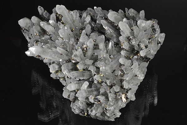 Quartz, gem Sphalerite var.Cleiophane, Chalcopyrite, Pyrite