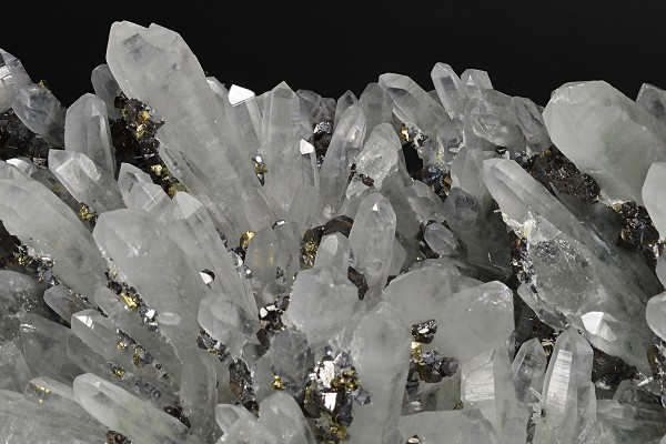 Quartz, gem Sphalerite var.Cleiophane, Chalcopyrite, Pyrite
