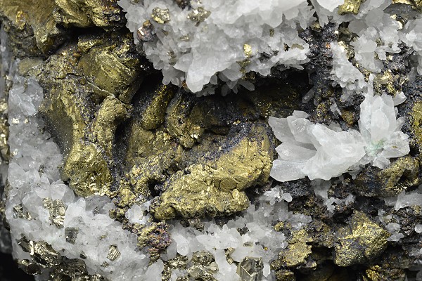 Chalcopyrite, Quartz, Pyrite, Sphalerite